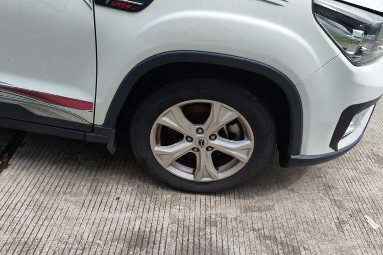 Used Bisu T5 2017 1.5T Manual Comfort Model Right Front Wheel Hub