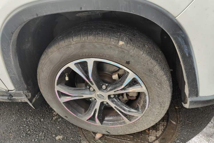 Used Bisu T5 2017 1.5T Automatic Flagship Model Right Front Wheel Hub