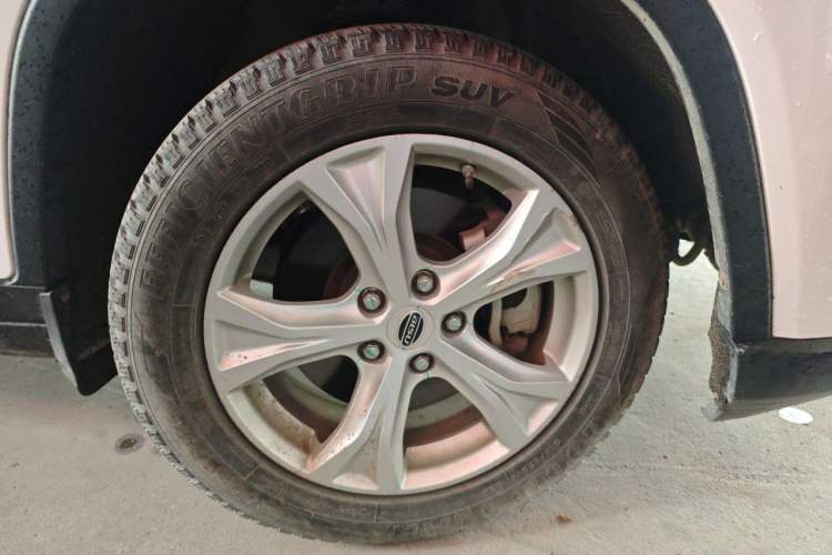 Used Bisu T5 2017 1.5T Manual Luxury Model Right Front Wheel Hub