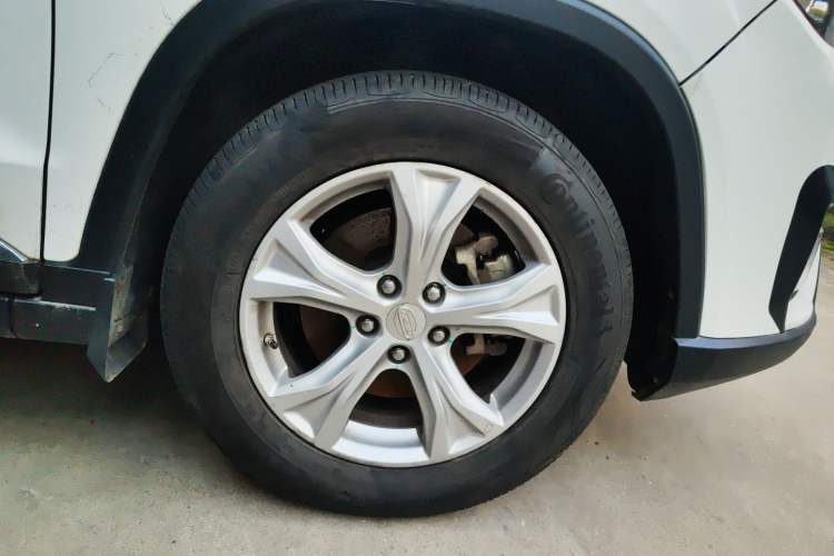 Used Bisu T5 2017 1.5T Manual Luxury Model Right Front Wheel Hub