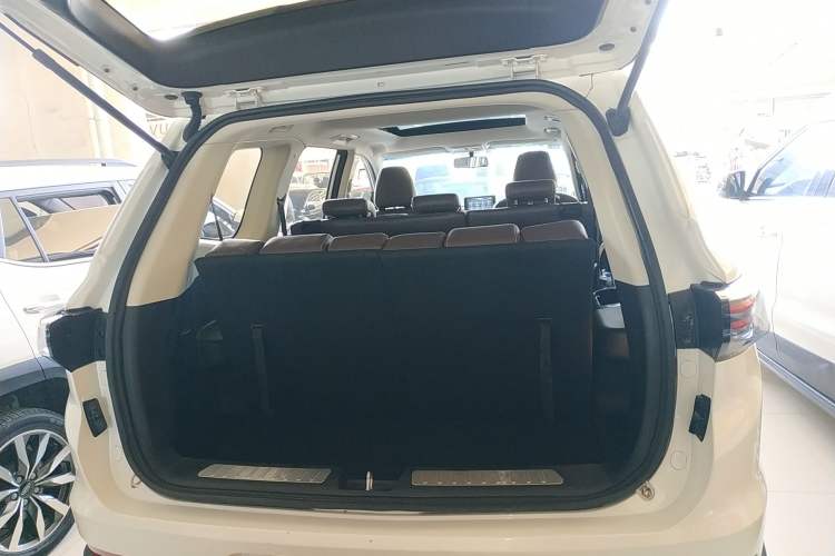 Used Bisu T5 2017 1.5T Manual Comfort Model Trunk