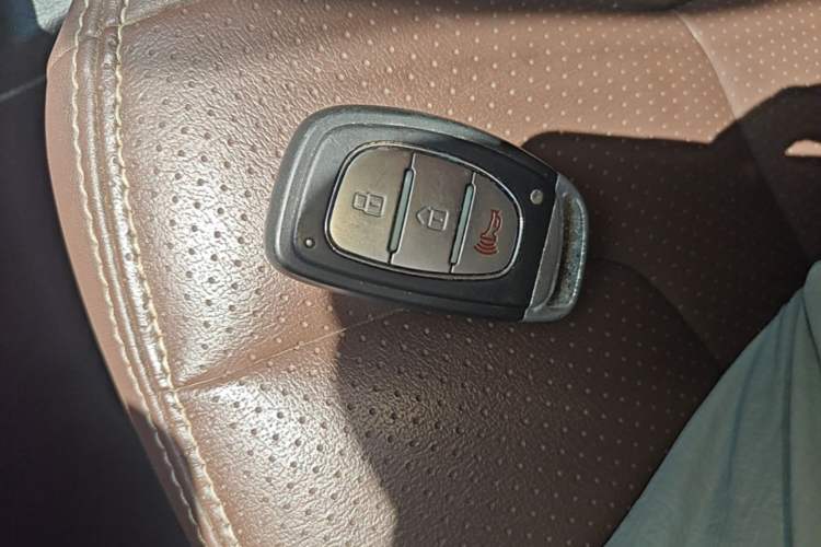 Used Bisu T5 2017 1.5T Manual Luxury Model Vehicle Key