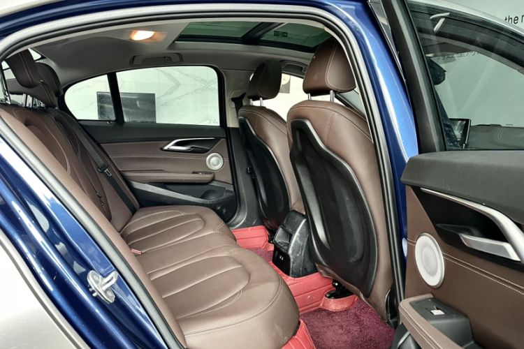 Used BMW 1 Series 2021 Revised 120i M Sport Night Edition Interior 7
