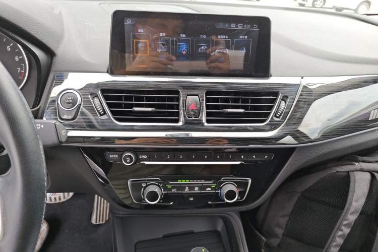 Used BMW 1 Series 2017 118i Fashion Model Audio And AC Panel