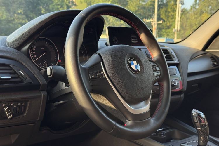Used BMW 1 Series 2016 118i Leading Model Interior 2