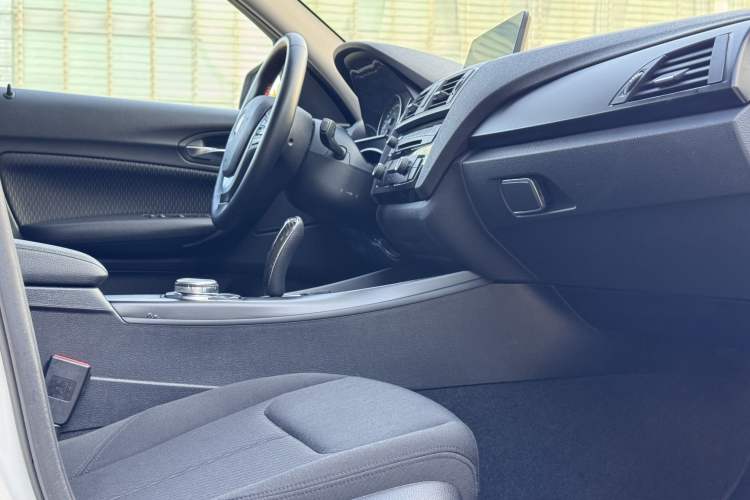 Used BMW 1 Series 2016 118i Leading Model Interior 5