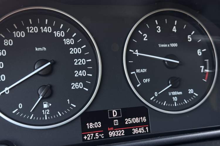 Used BMW 1 Series 2016 118i Leading Model Odometer Close Up