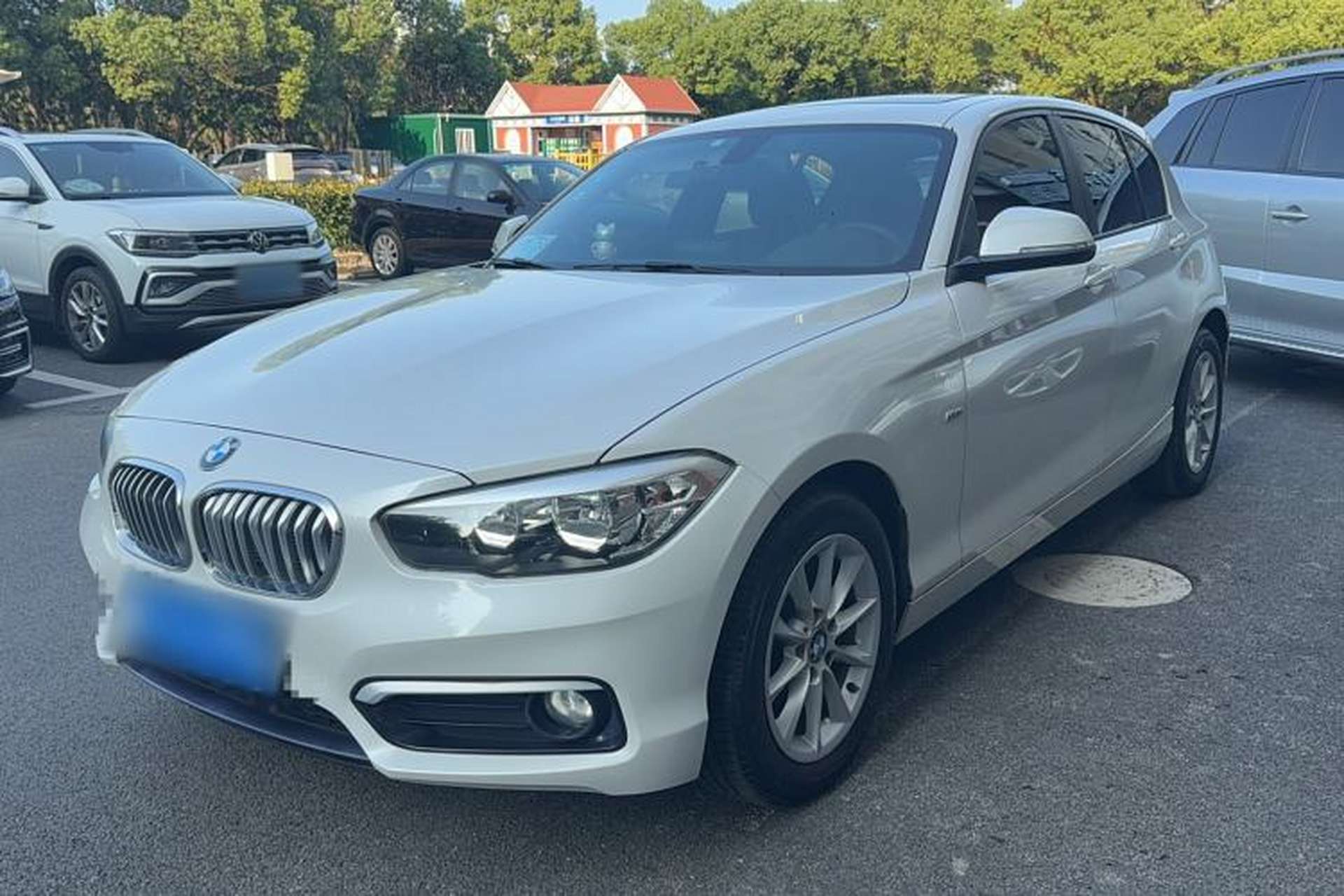 Used BMW 1 Series 2016 118i Urban Design Package Front Left 45 Deg