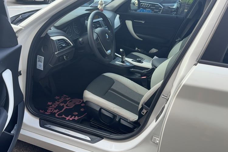 Used BMW 1 Series 2016 118i Urban Design Package Interior 2