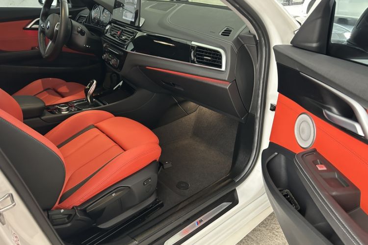Used BMW 1 Series 2022 125i M Sport Night Edition Interior 7