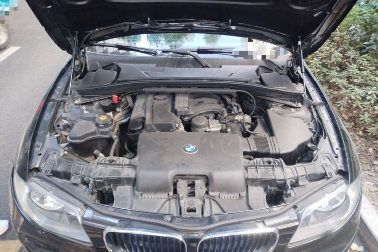 Used BMW 1 Series 2008 120i automatic transmission Engine Bay