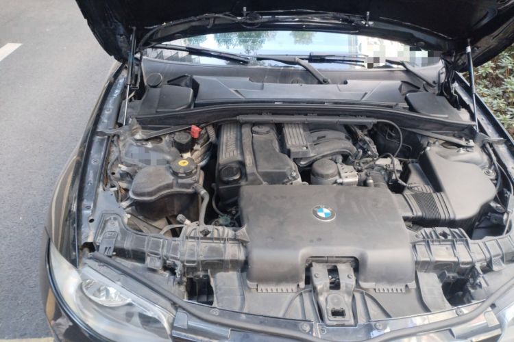 Used BMW 1 Series 2008 120i automatic transmission Engine Bay Right