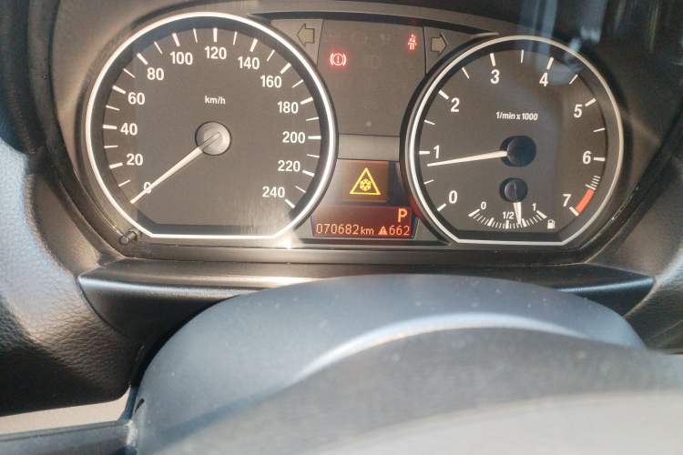 Used BMW 1 Series 2008 120i automatic transmission Odometer Close Up