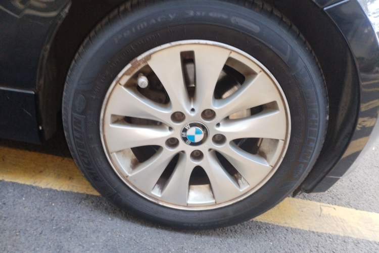 Used BMW 1 Series 2008 120i automatic transmission Right Front Wheel Hub
