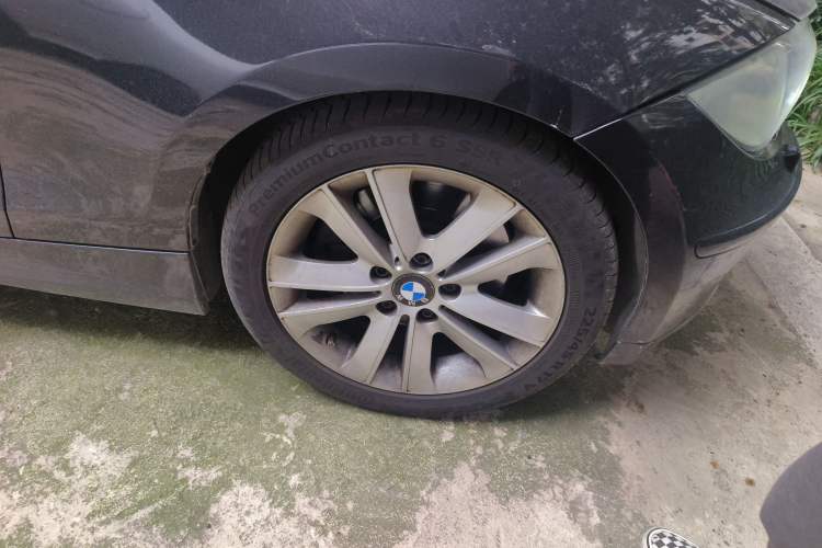Used BMW 1 Series 2008 130i automatic transmission Right Front Wheel Hub