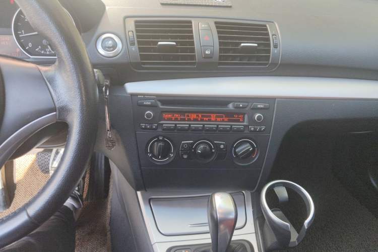 Used BMW 1 Series 2008 120i automatic transmission Audio And AC Panel