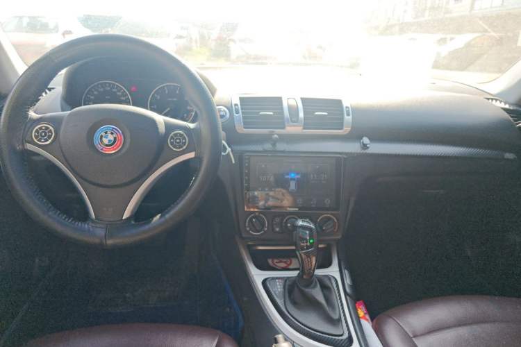 Used BMW 1 Series 2008 120i automatic transmission Center Console