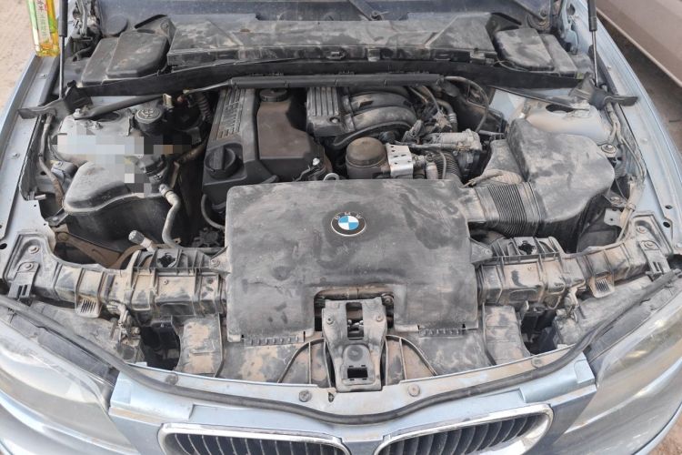 Used BMW 1 Series 2008 120i automatic transmission Engine Bay