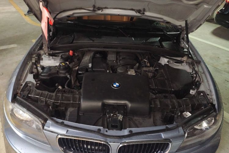 Used BMW 1 Series 2008 120i automatic transmission Engine Bay