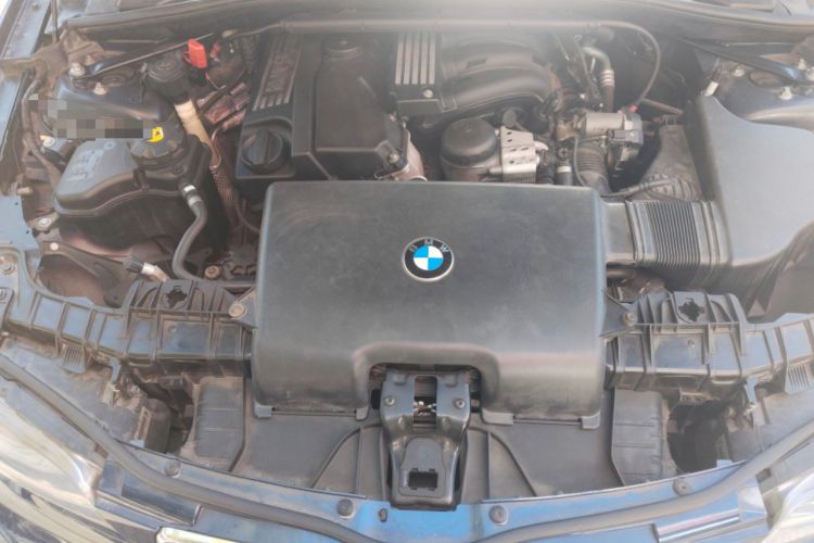 Used BMW 1 Series 2008 120i automatic transmission Engine Bay