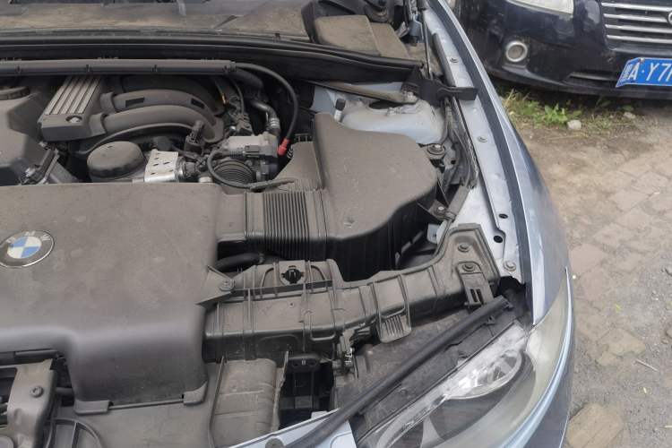 Used BMW 1 Series 2008 120i automatic transmission Engine Bay Left