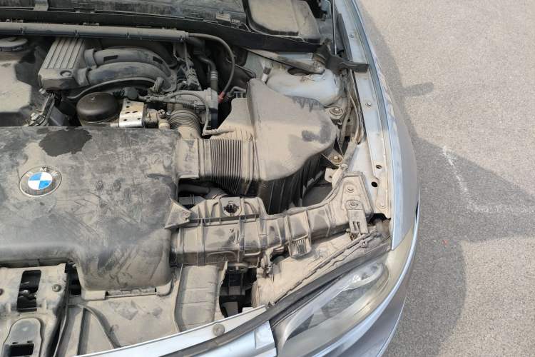 Used BMW 1 Series 2008 120i automatic transmission Engine Bay Left
