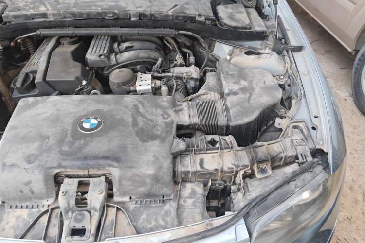 Used BMW 1 Series 2008 120i automatic transmission Engine Bay Left