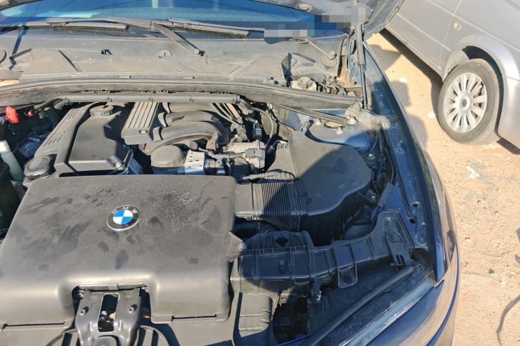 Used BMW 1 Series 2008 120i automatic transmission Engine Bay Left