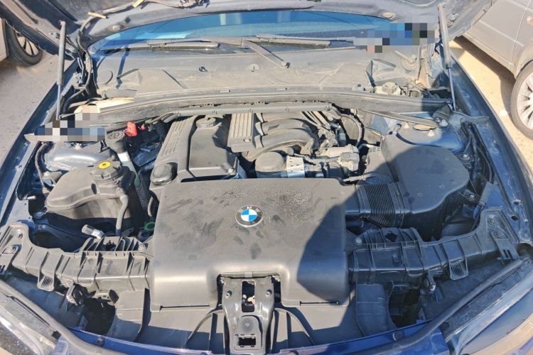 Used BMW 1 Series 2008 120i automatic transmission Engine Bay