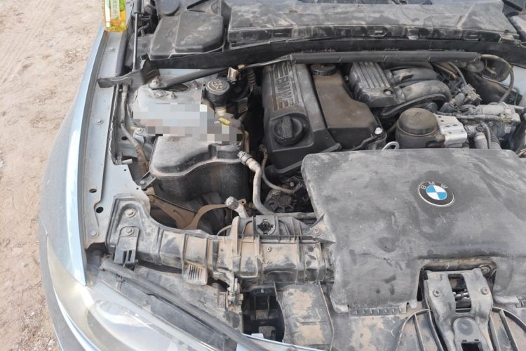Used BMW 1 Series 2008 120i automatic transmission Engine Bay Right