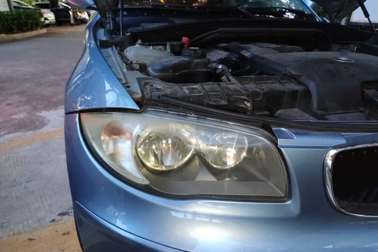 Used BMW 1 Series 2008 120i automatic transmission Engine Bay Right