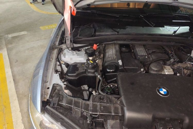 Used BMW 1 Series 2008 120i automatic transmission Engine Bay Right