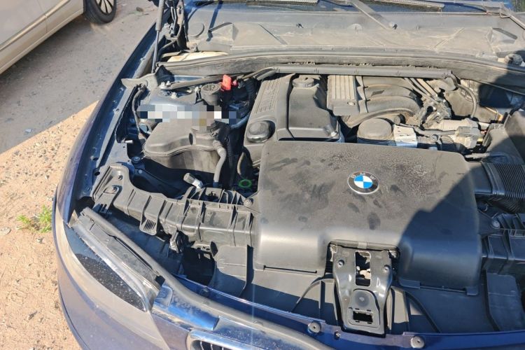 Used BMW 1 Series 2008 120i automatic transmission Engine Bay Right