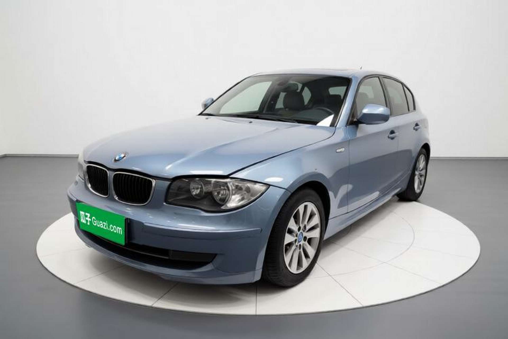Used BMW 1 Series 2008 120i automatic transmission Front Left 45 Deg
