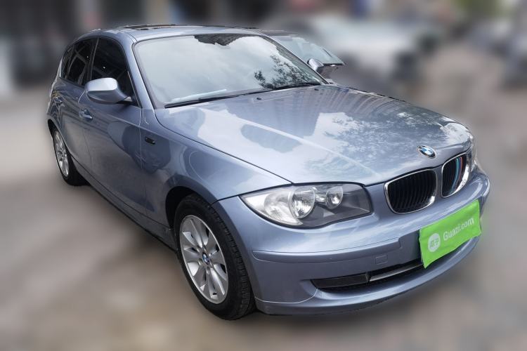 Used BMW 1 Series 2008 120i automatic transmission Front Right 45 Deg