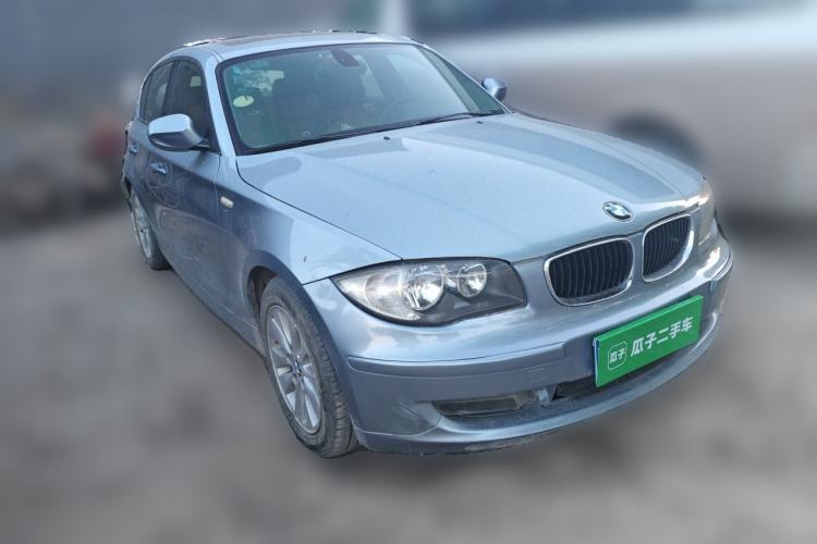 Used BMW 1 Series 2008 120i automatic transmission Front Right 45 Deg