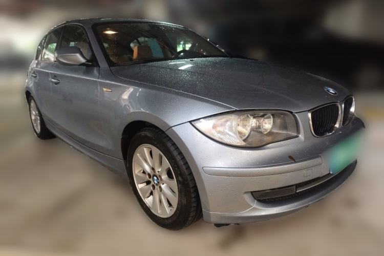 Used BMW 1 Series 2008 120i automatic transmission Front Right 45 Deg