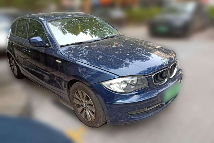 Used BMW 1 Series 2008 120i automatic transmission Front Right 45 Deg
