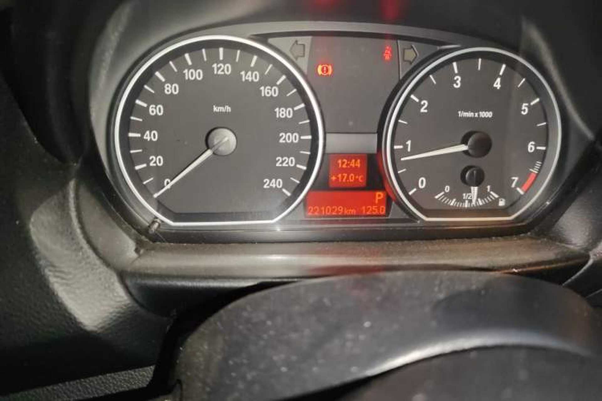 Used BMW 1 Series 2008 120i automatic transmission Odometer Close Up