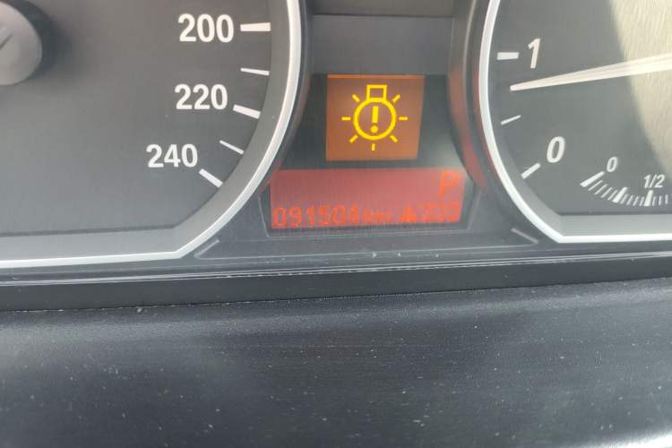 Used BMW 1 Series 2008 120i automatic transmission Odometer Close Up