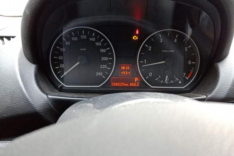 Used BMW 1 Series 2008 120i automatic transmission Odometer Close Up