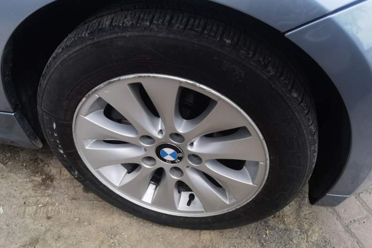 Used BMW 1 Series 2008 120i automatic transmission Right Front Wheel Hub