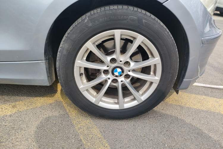Used BMW 1 Series 2008 120i automatic transmission Right Front Wheel Hub