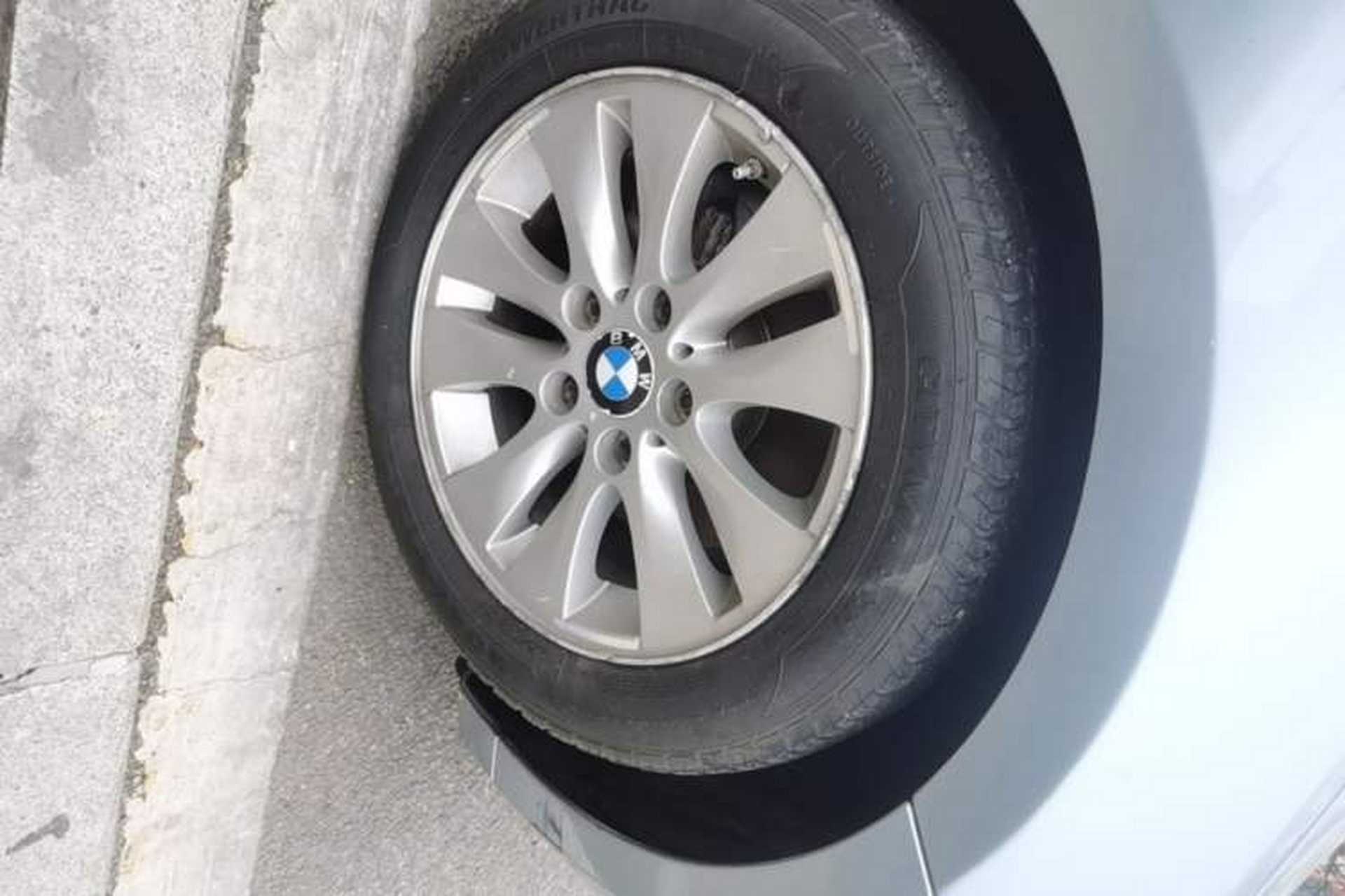 Used BMW 1 Series 2008 120i automatic transmission Right Front Wheel Hub