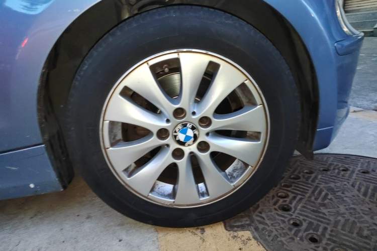 Used BMW 1 Series 2008 120i automatic transmission Right Front Wheel Hub