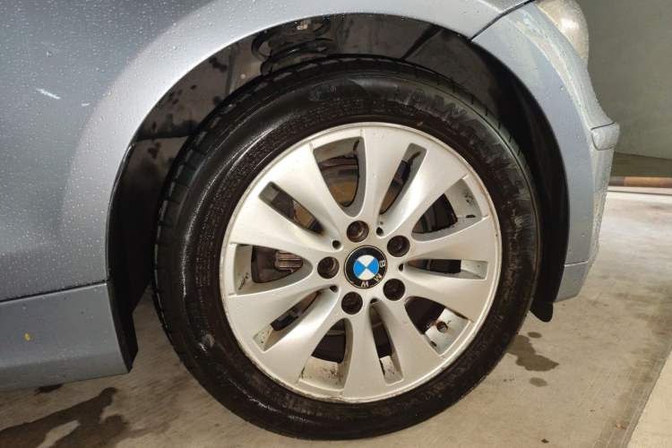 Used BMW 1 Series 2008 120i automatic transmission Right Front Wheel Hub