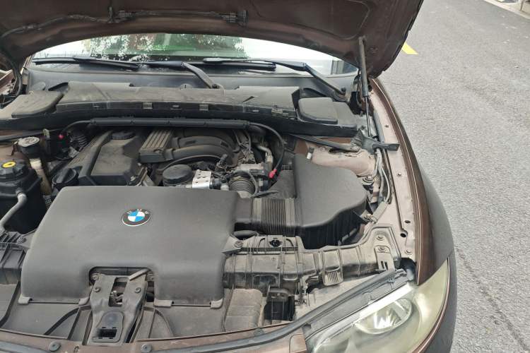 Used BMW 1 Series 2008 120i automatic transmission Engine Bay Left