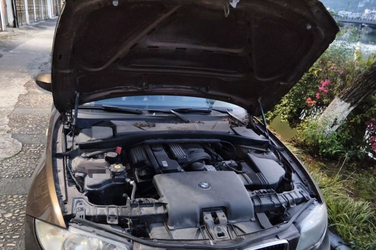 Used BMW 1 Series 2008 120i automatic transmission Engine Bay