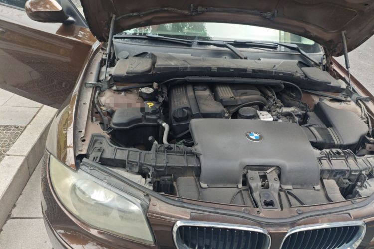 Used BMW 1 Series 2008 120i automatic transmission Engine Bay Right