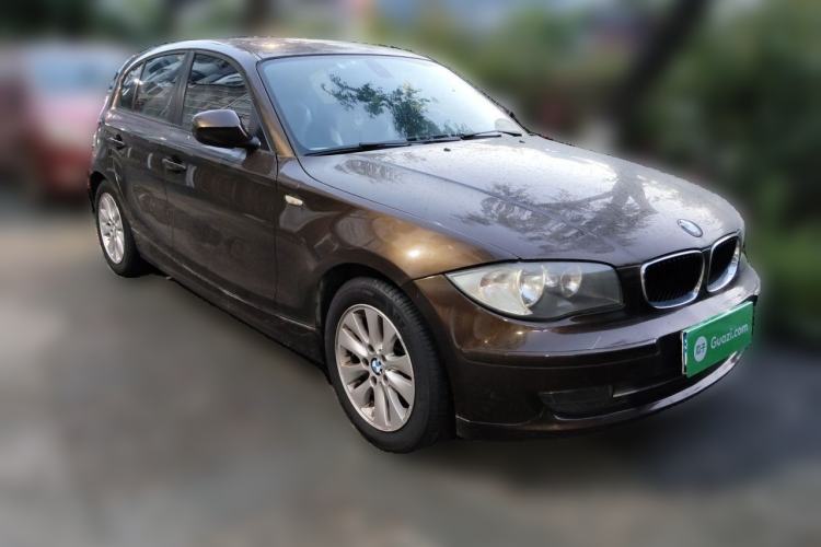 Used BMW 1 Series 2008 120i automatic transmission Front Right 45 Deg